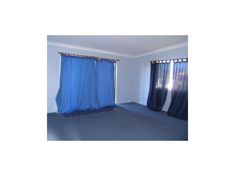 27 South Street, Greenwell Point NSW 2540