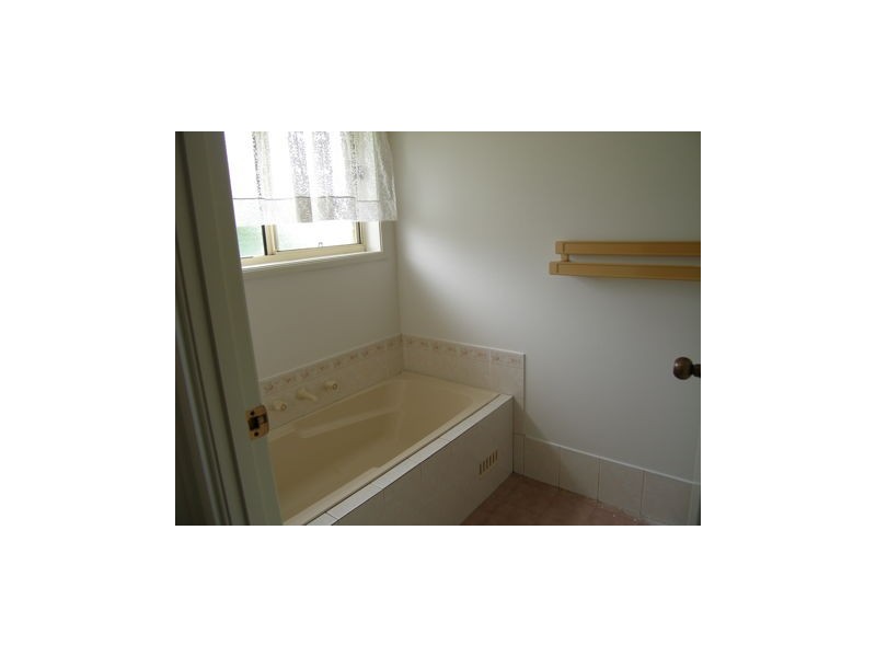 3 Hollingsworth Crescent, Callala Bay NSW 2540