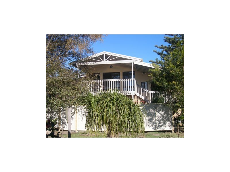 2/27 Adelaide Street, Greenwell Point NSW 2540