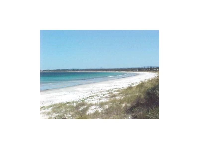 16 Greenway Road, Callala Beach NSW 2540