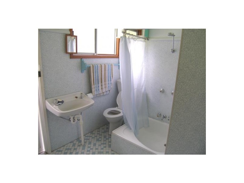 23 Comarong Street, Greenwell Point NSW 2540