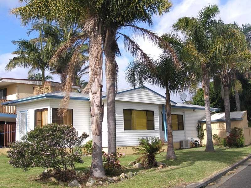 2 Merimbula Street, Currarong NSW 2540