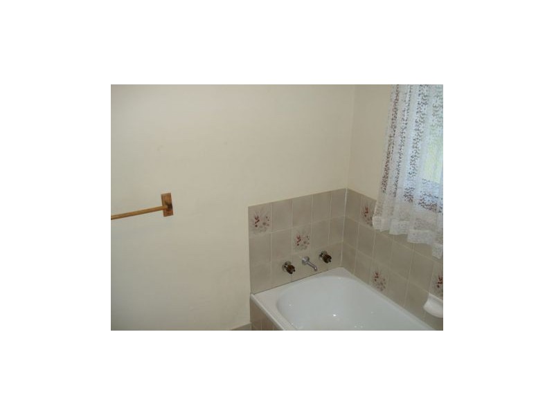 24 Halcott Avenue, North Nowra NSW 2541