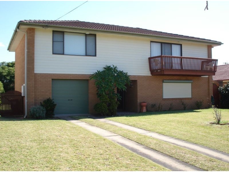 13 Oval Drive, Shoalhaven Heads NSW 2535