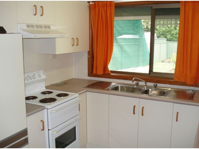 13 Oval Drive, Shoalhaven Heads NSW 2535