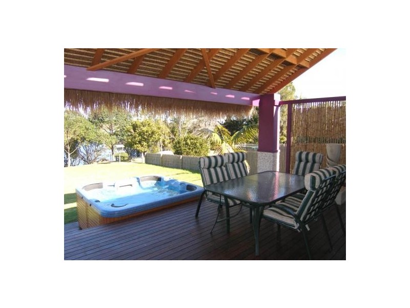 .14 Crookhaven Drive, Greenwell Point NSW 2540