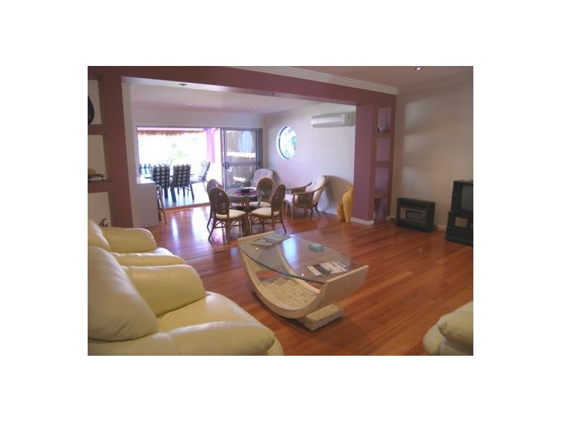 .14 Crookhaven Drive, Greenwell Point NSW 2540