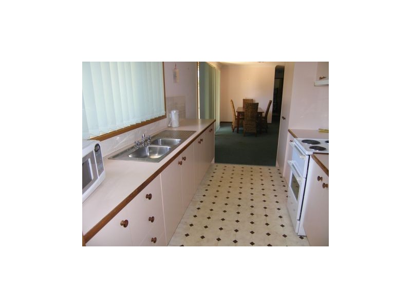 9c The Mall, Culburra Beach NSW 2540