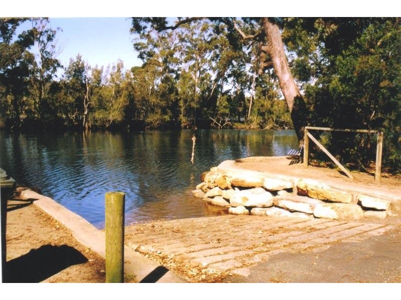 Anglers Parade, Fishermans Paradise NSW 2539