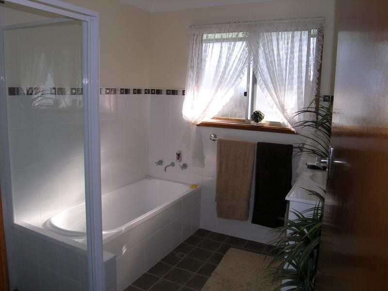 19 Haiser Road, Greenwell Point NSW 2540