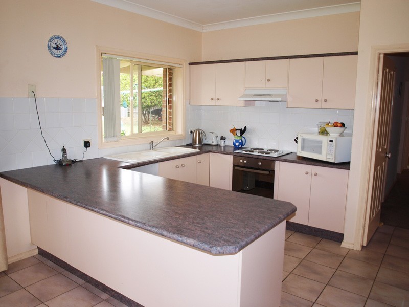 9 Royal Street, Worrigee NSW 2540