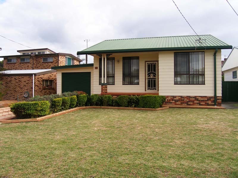 17 Lamond Street, Currarong NSW 2540