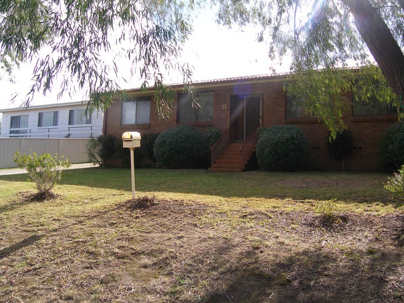 25 Crookhaven Drive, Greenwell Point NSW 2540