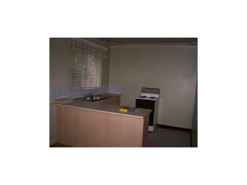 2/8 Pioneer Place, Nowra NSW 2541