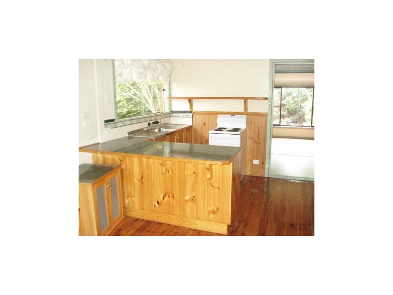 16 Turley Avenue, Bomaderry NSW 2541