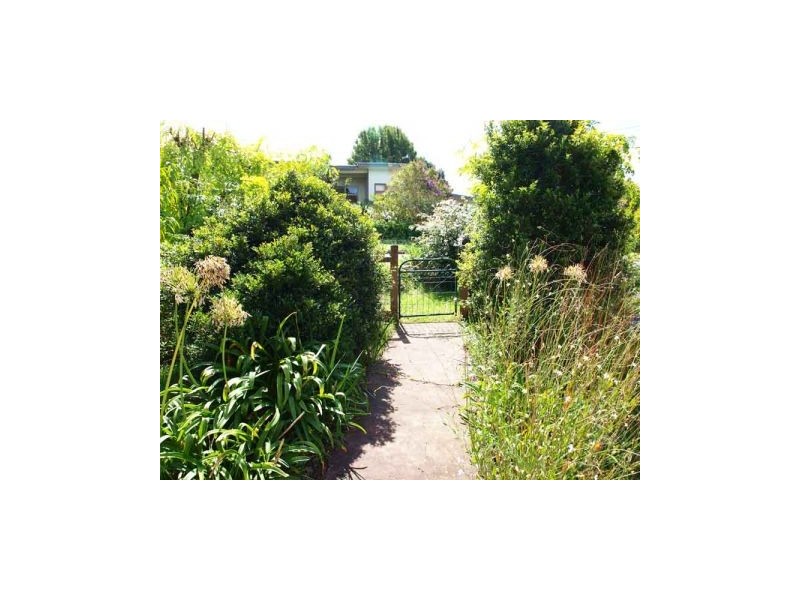 16 Turley Avenue, Bomaderry NSW 2541