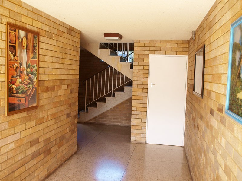 2/6 Burr Avenue, Nowra NSW 2541