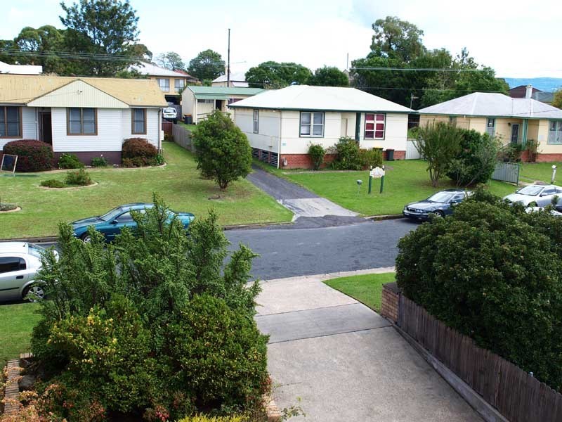 2/6 Burr Avenue, Nowra NSW 2541