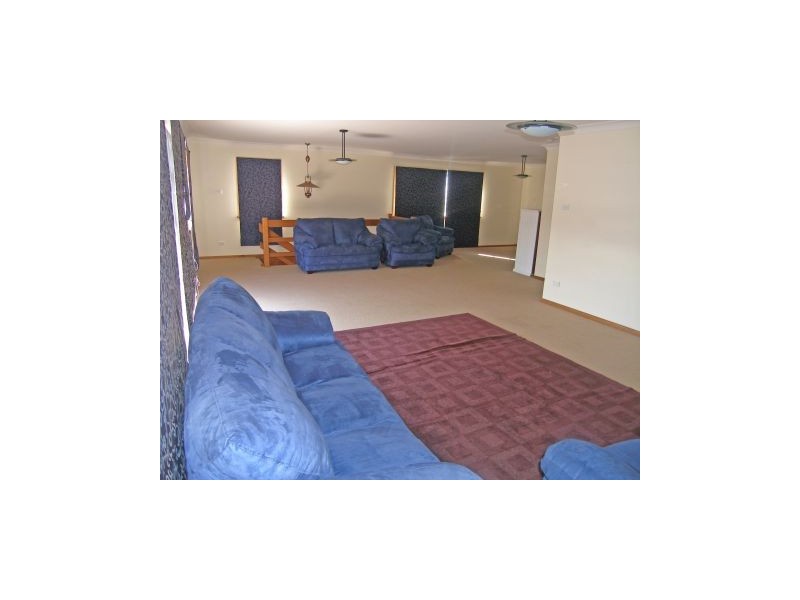 10 Ophir Street, Orient Point NSW 2540