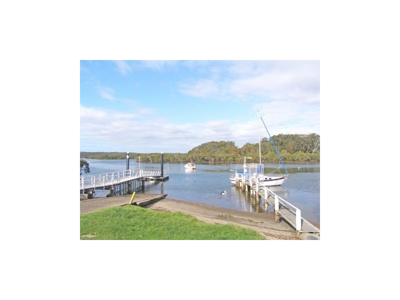 10 Ophir Street, Orient Point NSW 2540