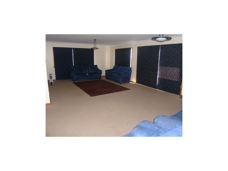 10 Ophir Street, Orient Point NSW 2540