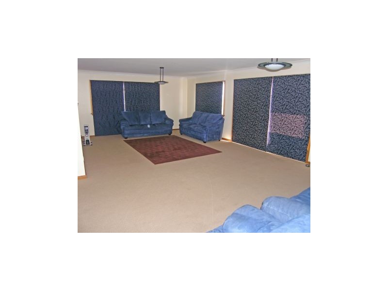 10 Ophir Street, Orient Point NSW 2540