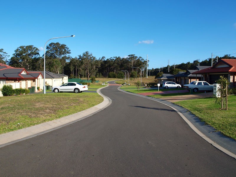 14 Rouken Glen Drive, West Nowra NSW 2541
