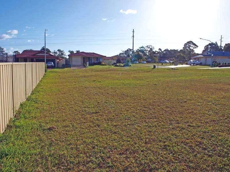 14 Rouken Glen Drive, West Nowra NSW 2541
