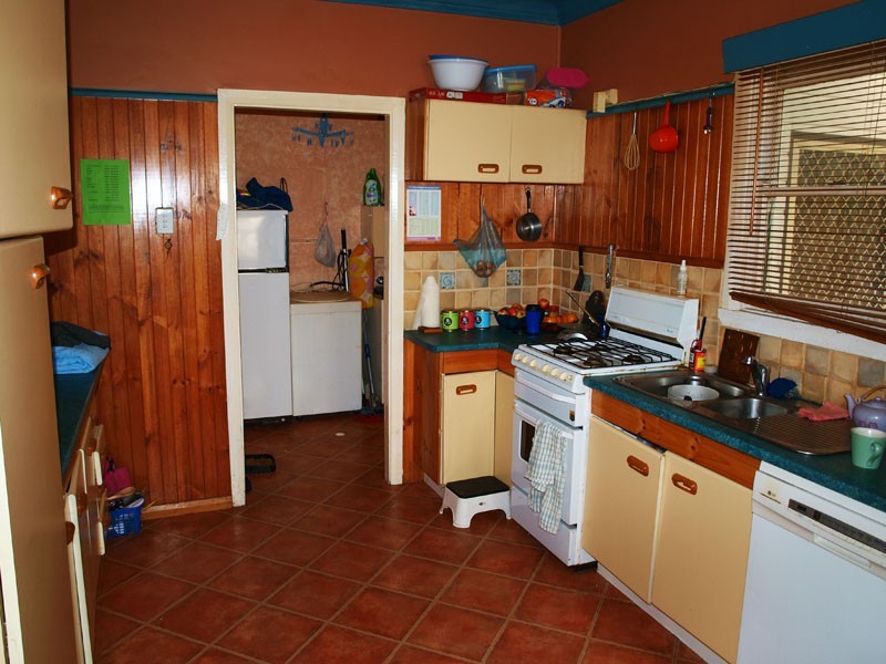 8 Gould Avenue, Nowra NSW 2541