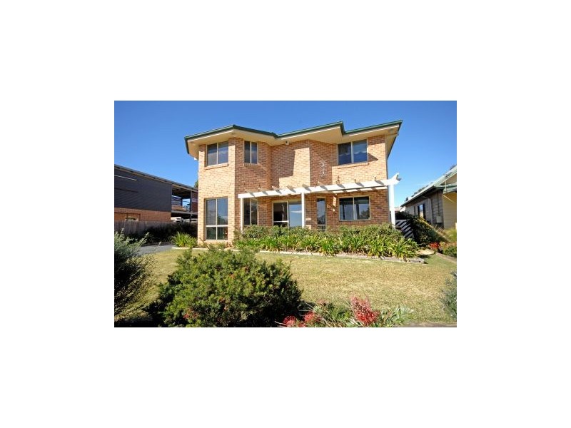 42 Orama Cres, Orient Point NSW 2540