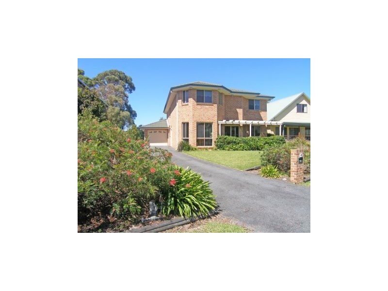 42 Orama Cres, Orient Point NSW 2540