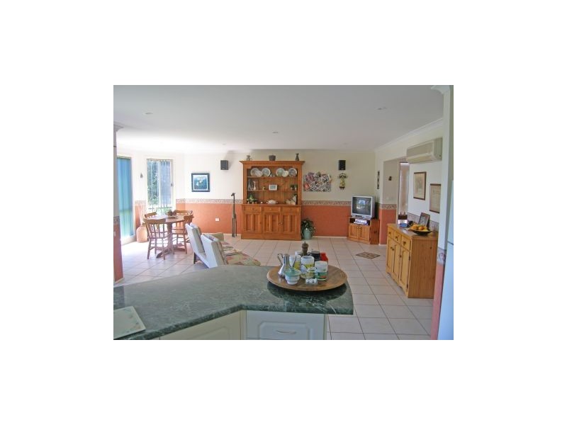 42 Orama Cres, Orient Point NSW 2540