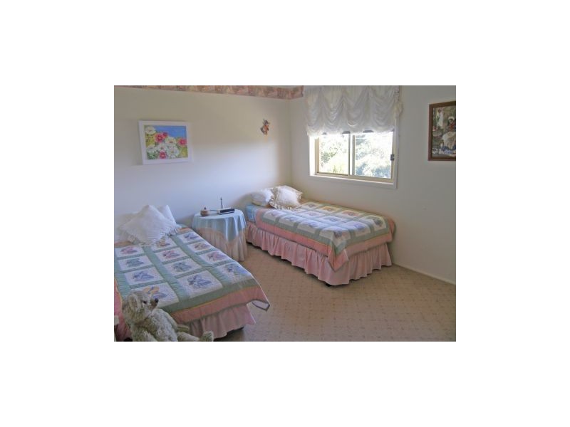 42 Orama Cres, Orient Point NSW 2540