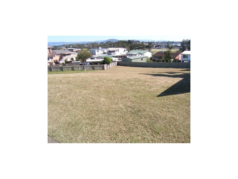 6 Higgins Place, Greenwell Point NSW 2540