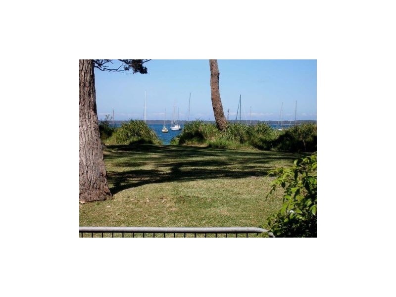 10 Boorawine Terrace, Callala Bay NSW 2540