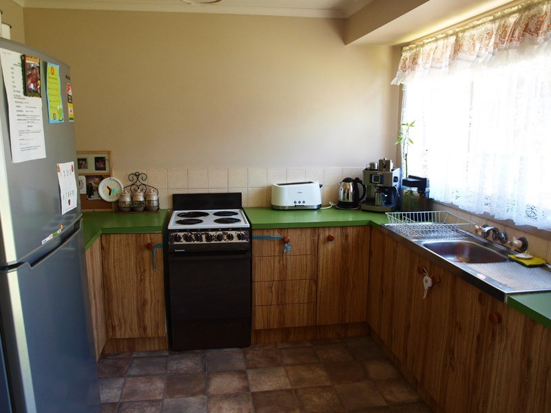 2 Balmaringa Avenue, North Nowra NSW 2541