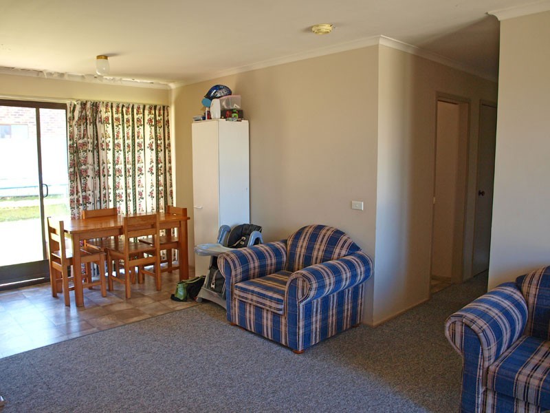 2 Balmaringa Avenue, North Nowra NSW 2541