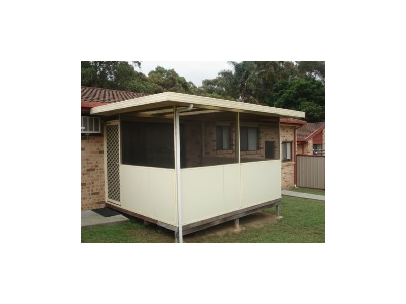 4/3 Carisbrook Close, Bomaderry NSW 2541