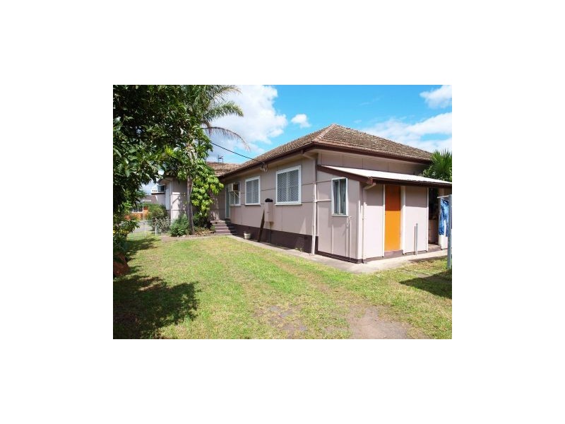 Flat 13 Cambewarra Road, Bomaderry NSW 2541
