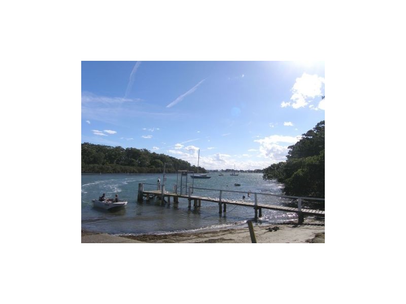 8 Otranto Avenue, Orient Point NSW 2540