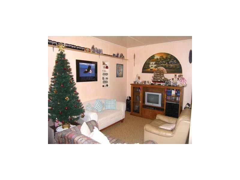 8 Otranto Avenue, Orient Point NSW 2540