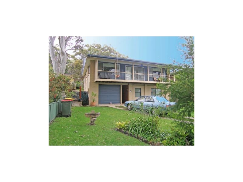24 Orama Crescent, Orient Point NSW 2540