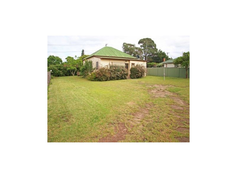 48 West Street, Nowra NSW 2541