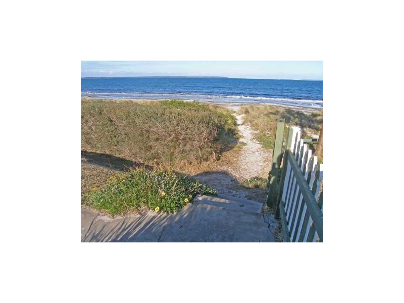 63 Quay Road, Callala Beach NSW 2540