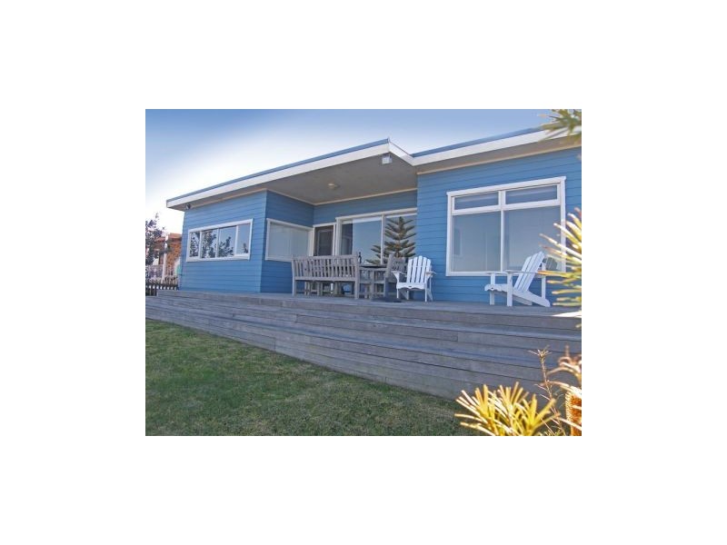 63 Quay Road, Callala Beach NSW 2540