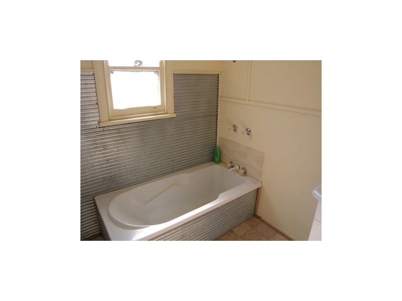 4 Church Street, Greenwell Point NSW 2540