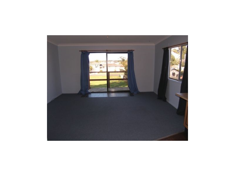 27 South Street, Greenwell Point NSW 2540