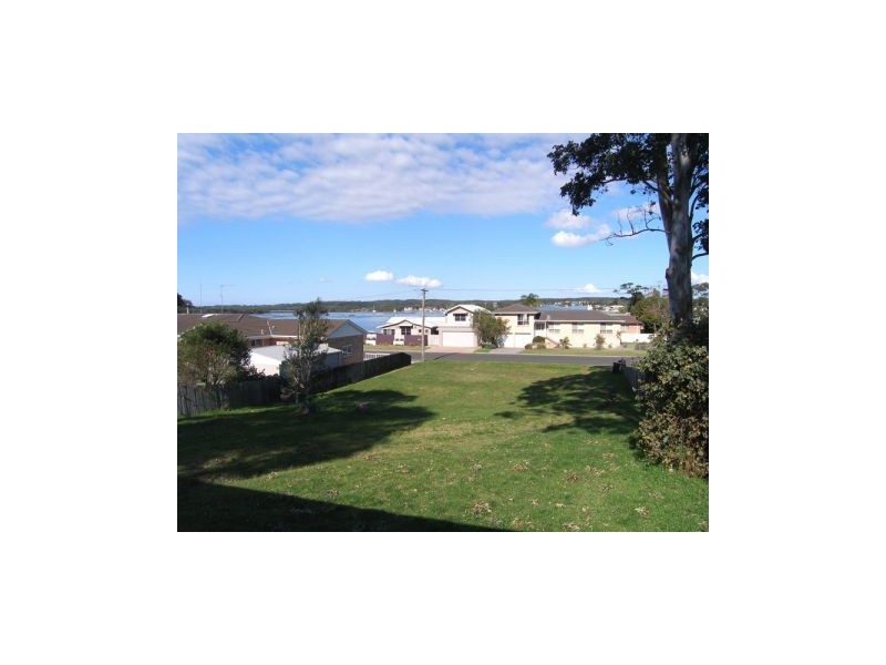 27 South Street, Greenwell Point NSW 2540