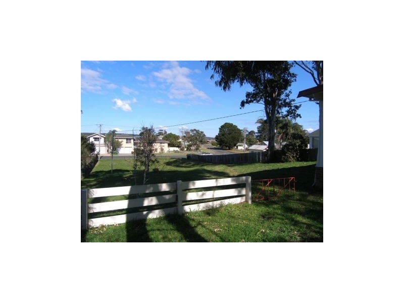 27 South Street, Greenwell Point NSW 2540