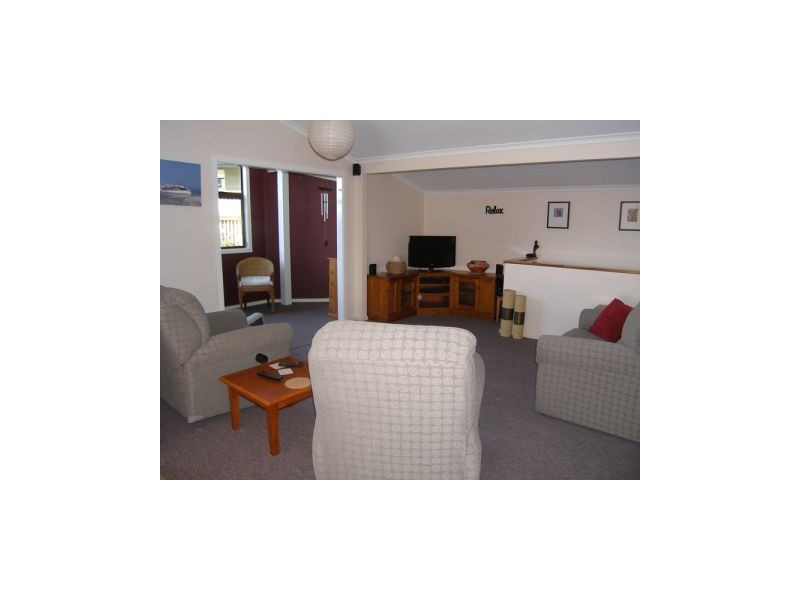 6 Comarong Street, Greenwell Point NSW 2540